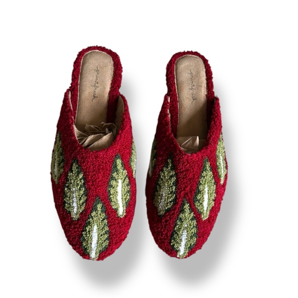 Printfresh Tufted Slippers In Red With Green Tree… - image 2